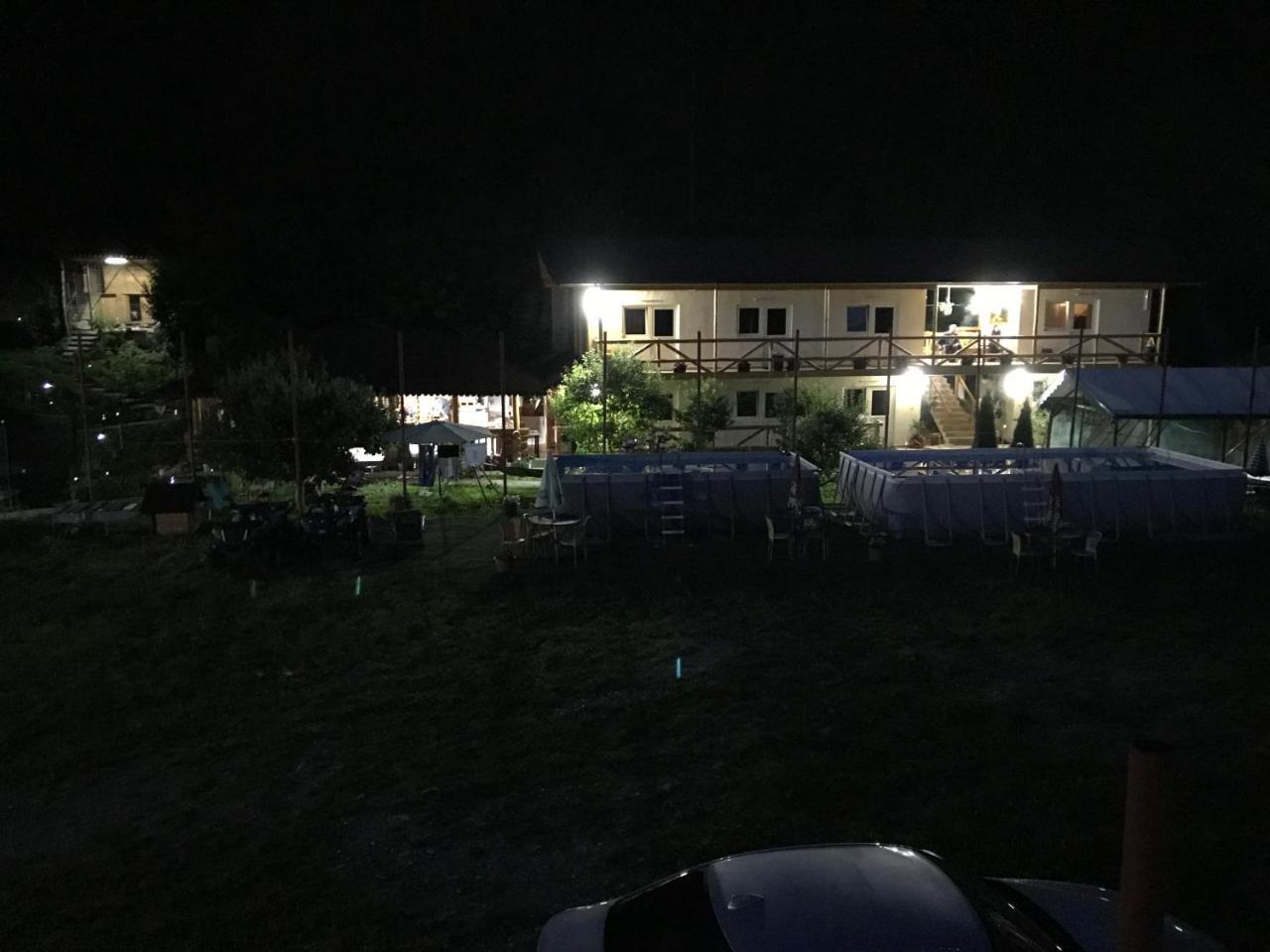 Pensiunea Serbeca Brosteni Zewnętrze zdjęcie